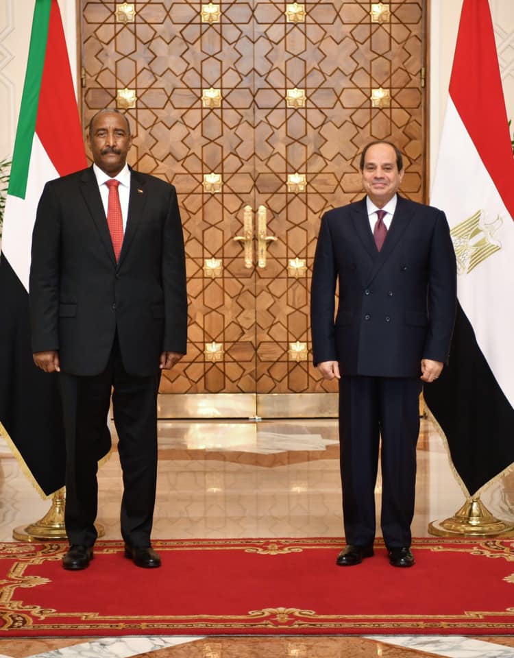 عبد الفتاح السيسي و عبد الفتاح البرهان، رئيس مجلس السيادة السوداني