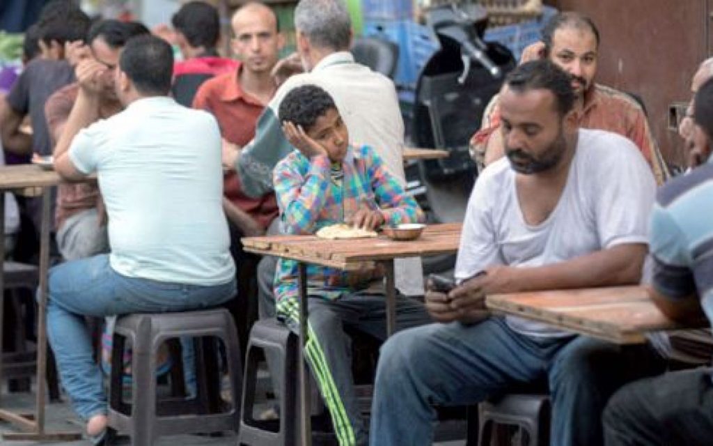 لأول مرة منذ 20 عامًا.. معدل الفقر في مصر يتراجع إلى 29.7%