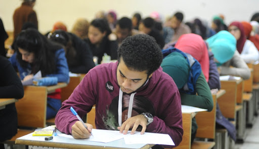 أول تعليق من الحكومة على إلغاء مجانية التعليم في مصر