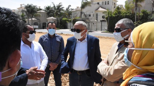 مسئولو "الإسكان" يتفقدون مشروعات المرافق بالقاهرة الجديدة