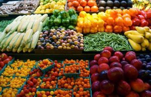 تخفيض اسعار الخضر والفاكهة 25% بالمجمعات الإستهلاكية