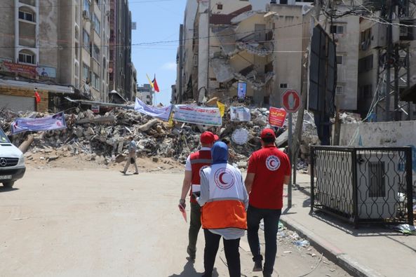 الهلال الأحمر المصري يقدم الدعم لنظيره الفلسطيني في زيارة لـ" قطاع غزة"