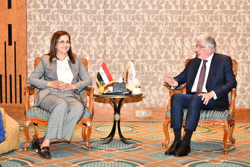 وزيرة التخطيط والتنمية الاقتصادية ومحافظ مصر لدى البنك الإسلامي للتنمية