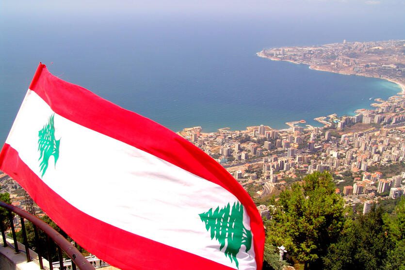 لبنان توافق على مقترح لتمويل واردات الوقود بسعر صرف 3900 ليرة