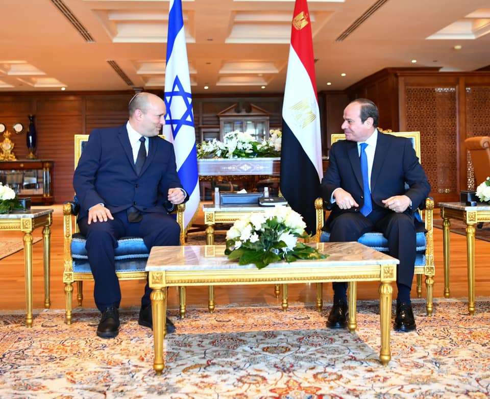 الرئيس عبد الفتاح السيسي ورئيس الوزراء الإسرائيلي "نفتالى بينيت