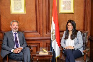 انيا المشاط، وزيرة التعاون الدولي، ميشيل كواروني، سفير إيطاليا لدى مصر،