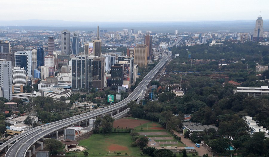 طريق نيروبي السريع الذي شيدته الشركة الصينية للطرق والجسور في نيروبي، كينيا