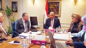 اجتماع محمود عصمت، وزير قطاع الأعمال العام