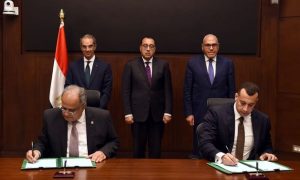 توقيع بروتوكول بين الهيئة العربية للتصنيع وجهاز الاتصالات