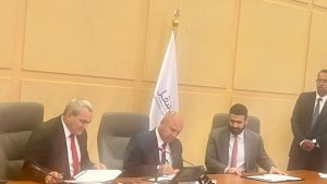 وزير النقل يشهد توقيع عقد إصدار أول ترخيص في مصر لنقل الركاب باستخدام التطبيقات التكنولوجية