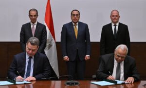 رئيس الوزراء يشهد توقيع مذكرة تفاهم للتوسع في التكنولوجيات المتقدمة بمركز شركة "سيمنز" في مصر