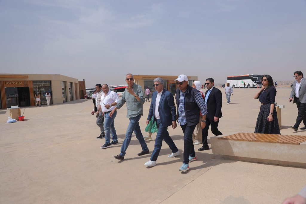 مشروع تطوير الخدمات بمنطقة أهرامات الجيزة