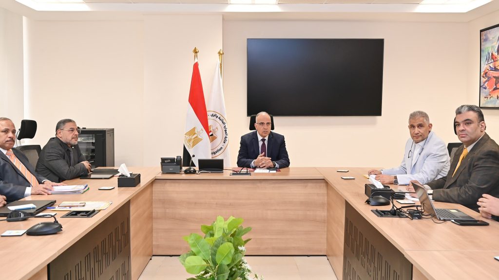 وزير الري يبحث موقف مشروع "الإدارة الذكية للموارد المائية بقطاع الزراعة في مصر"