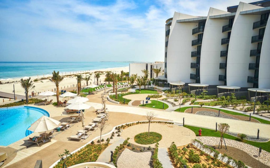 كيف تساهم جزيرة السعديات في تنمية السياحة في أبوظبي