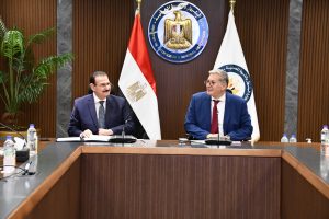 وزير البترول يعقد اجتماعًا مع مساهمي شركة أبوطرطور لحامض الفوسفوريك