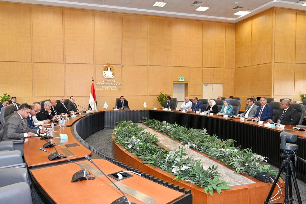 اجتماع وزير الإسكان