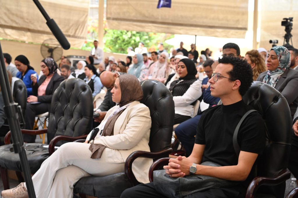 قمة التعليم المجتمعي
