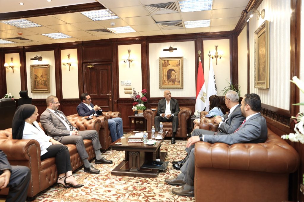 ١١٠ مليون جنيه من جهاز تنمية المشروعات لتمويل المشروعات المتوسطة والصغيرة بنظام التأجير التمويلي والتخصيم من خلال شركة تدبير