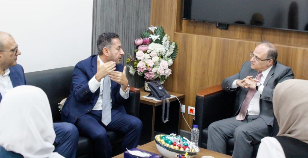 هيئة الدواء تبحث مع "هاليون" العالمية آليات التوسع فى التصنيع المحلي وتعزيز التصدير